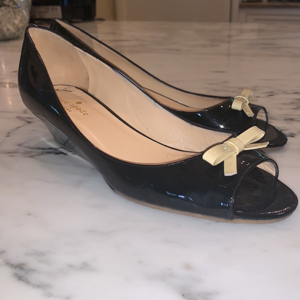 KATE SPADE NY Black Patent Peep Toe Bow Wedges - Picture 5 of 7